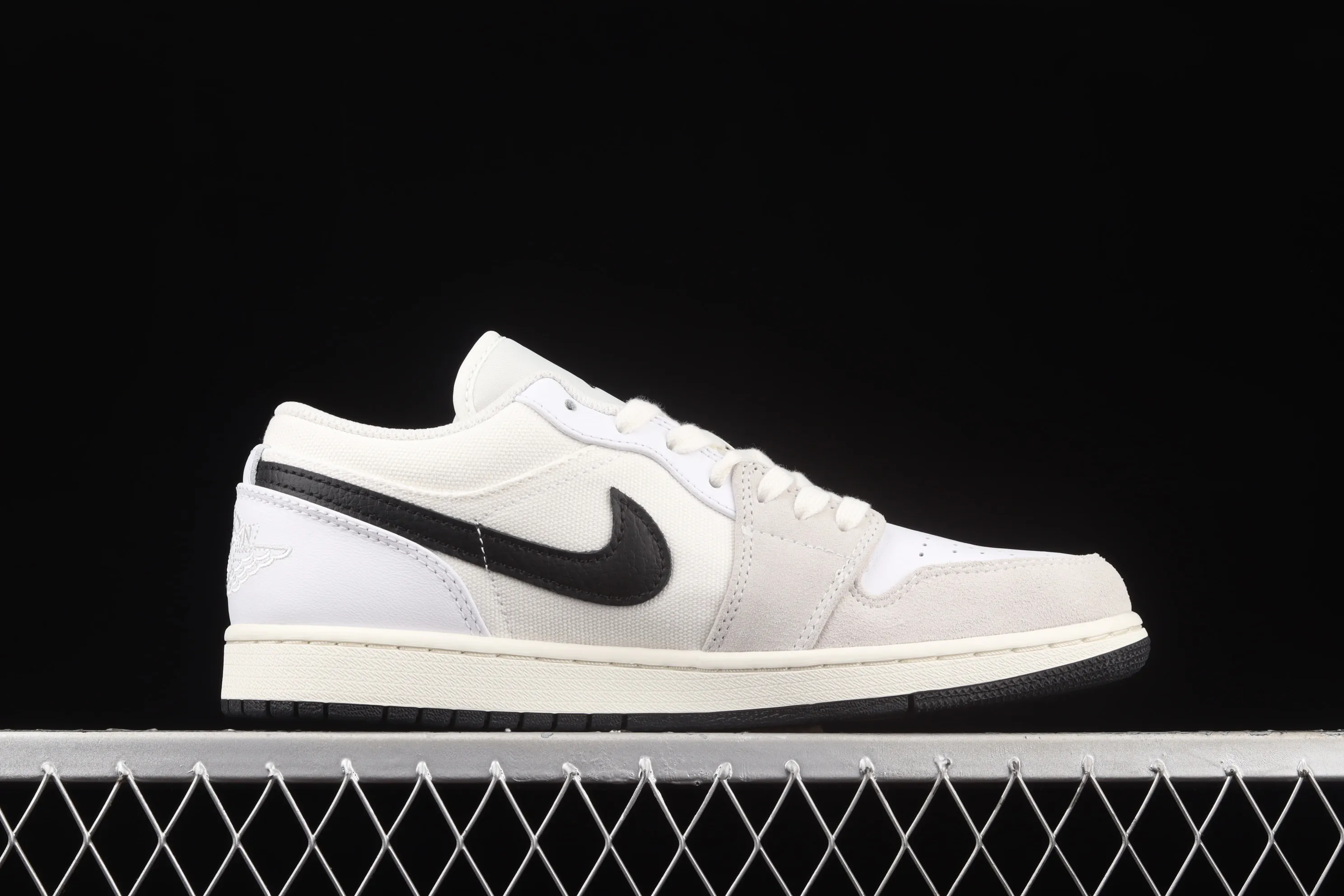 All categories Air Jordan Jordan series basketball shoes Air Jordan 1 Low G version pure original Air Jordan 1 Low AJ1 Joe 1 white and black canvas stitching low-top cultural leisure sports shoes DC3533-100